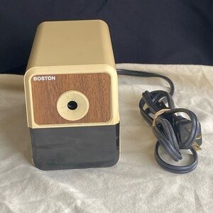 Vintage BOSTON Electric Pencil Sharpener Model 18 Made In USA Tested and Working